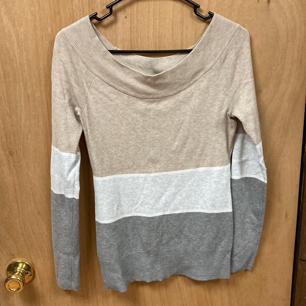 White House Black Market shoulder thin Sweater.